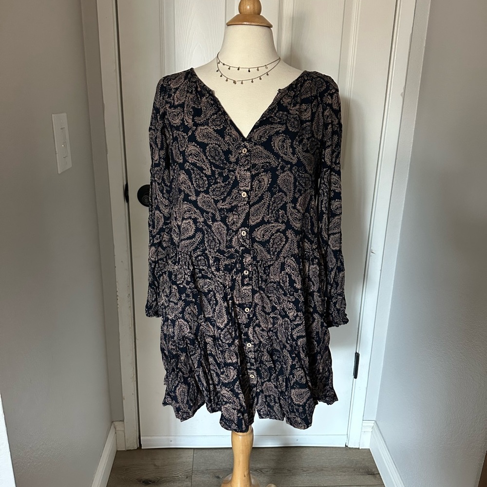 Boho navy paisley dress size S/M but runs roomy.